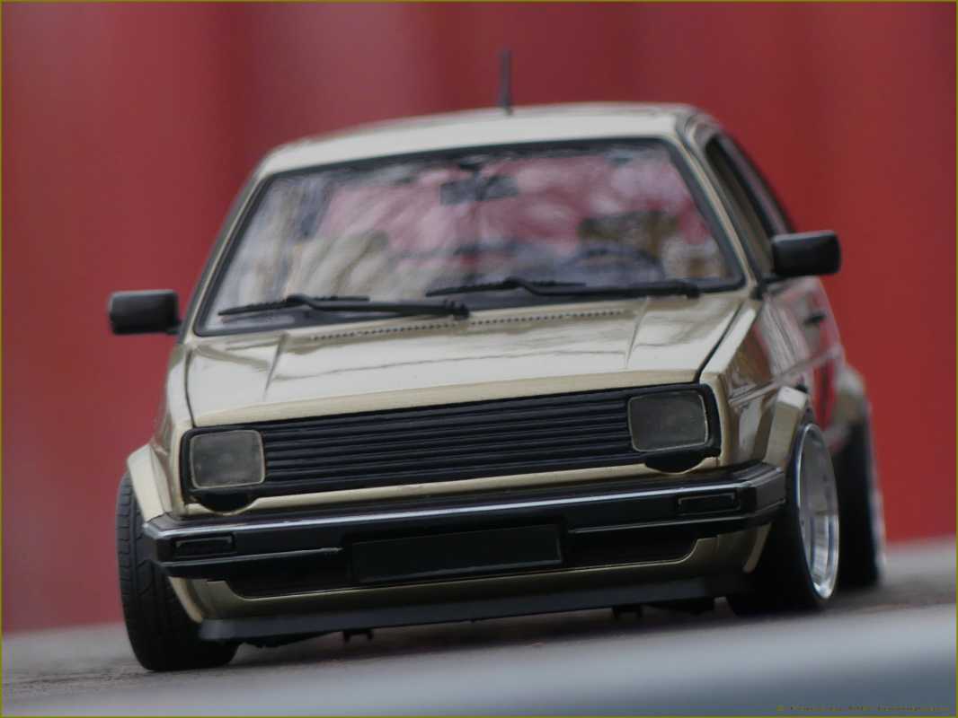 1:18 VW Golf II CL Bauj.1988 Beige Metallic + Metall Modell + OVP